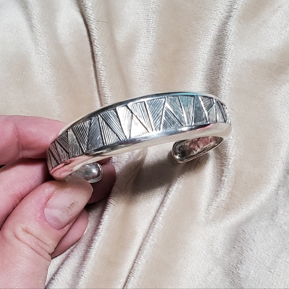 Vintage stirling silver bangle bracelet